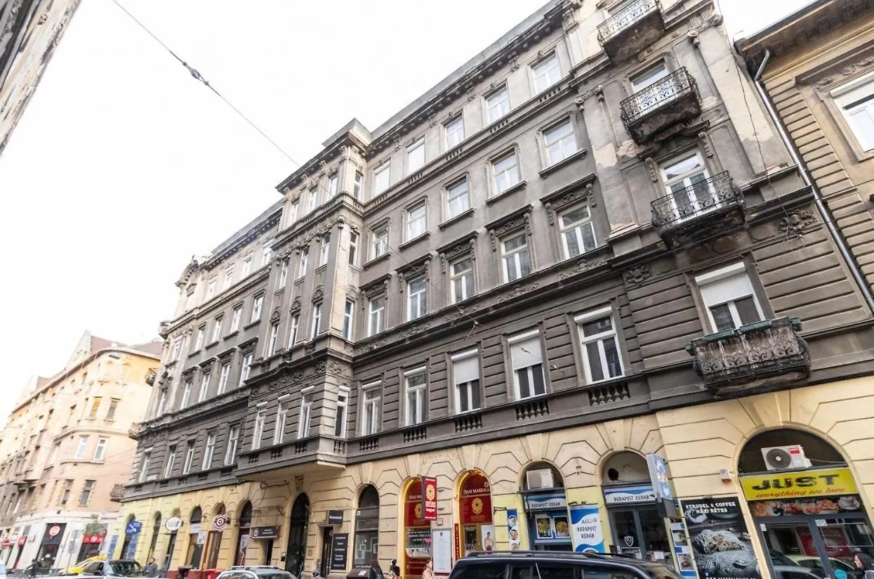 Apartment Budapest Central Sky Spa Penthouse